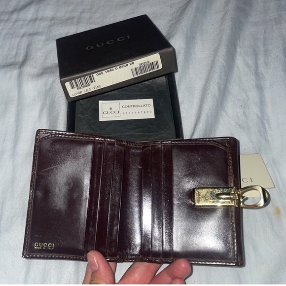 - GUCCI small bifold leather wallet with soft leather lining. Full inclusi… - Picture 9 of 15